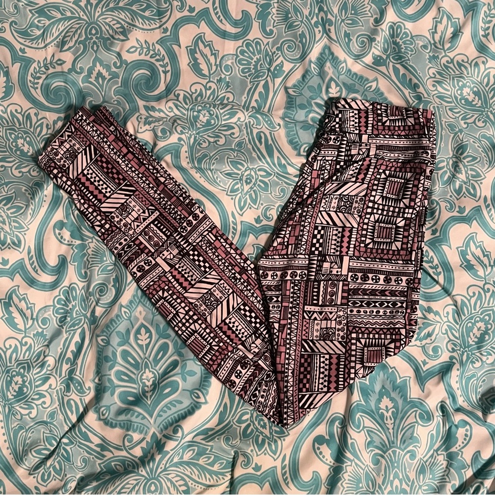 Tribal Print Leggings in Pink and Black